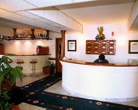 Brams Es Hotel Skopje Luaran gambar